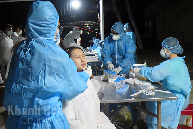 Đến 17h ngày 4/12, Khánh Hòa ghi nhận 296 trường hợp dương tính với SARS-CoV-2